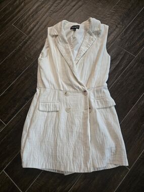 Steve Madden Cream Double-Breasted Sleeveless Romper